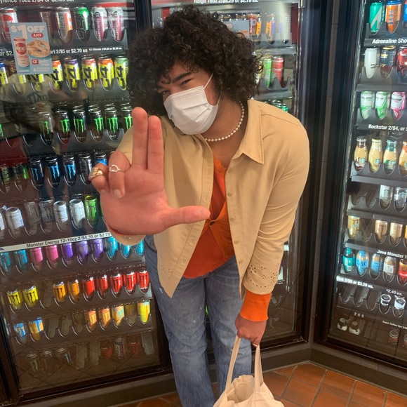 Meet your Posher, Adrian - Picture 1 of 1